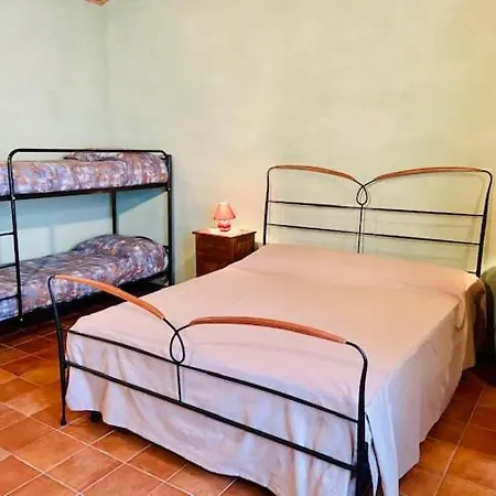 Cascina Stralla Konukevi 3*