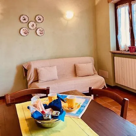 Konukevi Cascina Stralla 3*